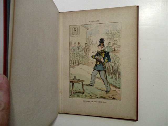 Types Militaires Etranges.